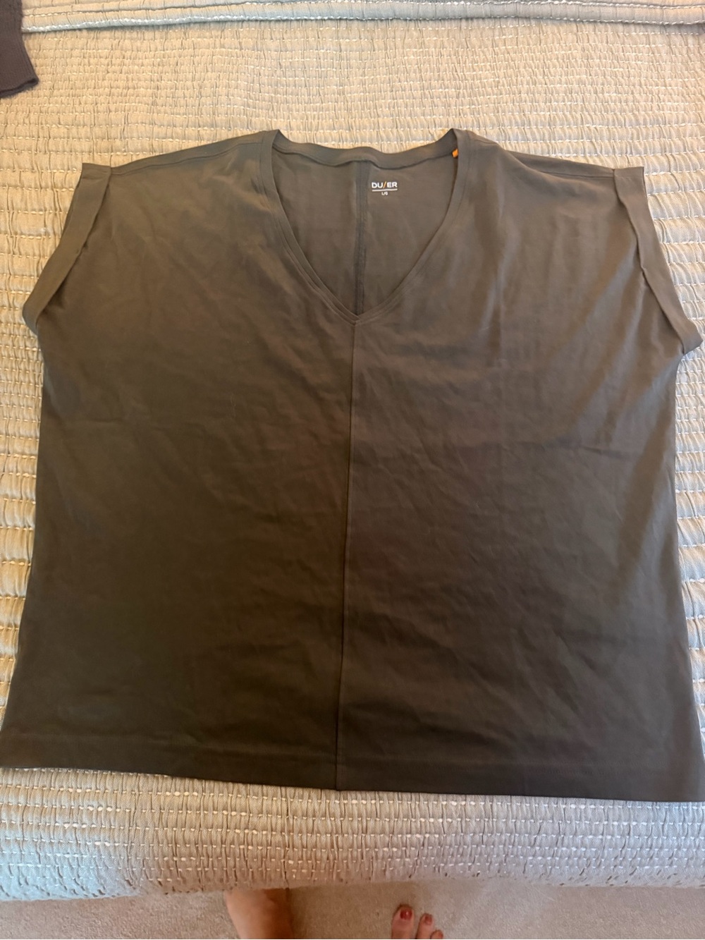 V-Neck Tee in Grey